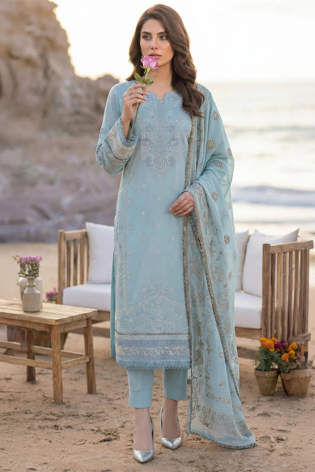 5846 - Motifs JASMINE EMBROIDERED LAWN UNSTITCHED