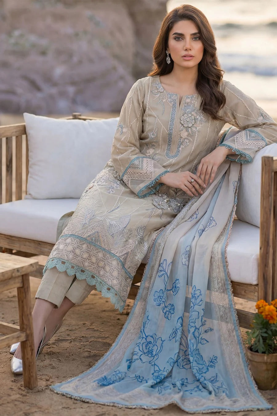 5845 - Motifs JASMINE EMBROIDERED LAWN UNSTITCHED