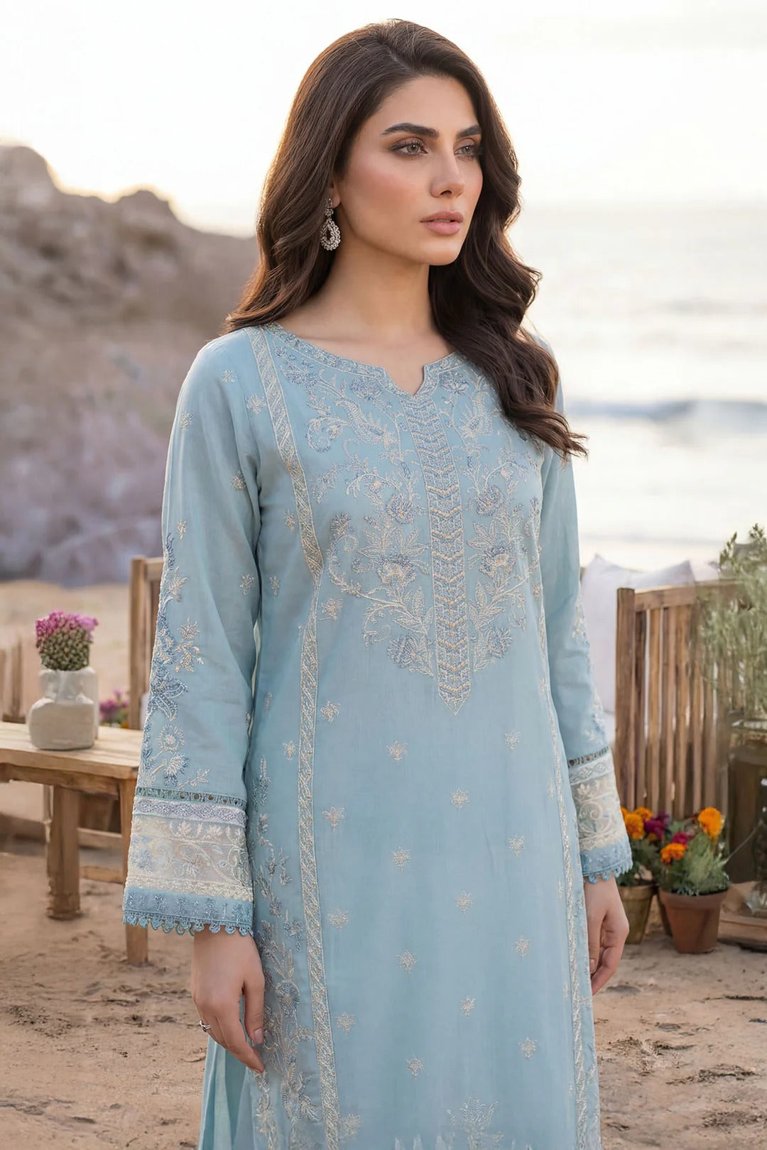 5846 - Motifs JASMINE EMBROIDERED LAWN UNSTITCHED