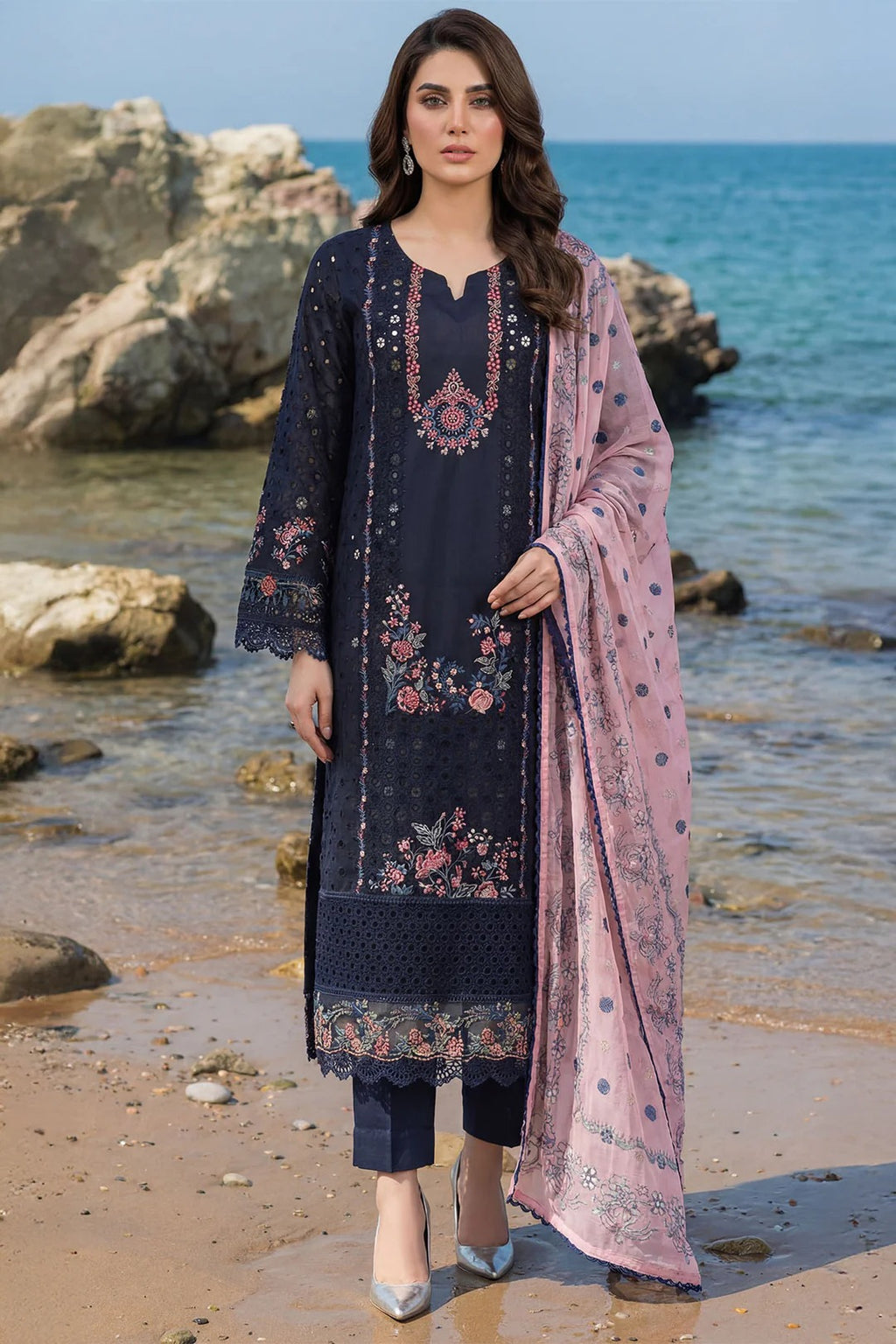 5848 - Motifs EMBROIDERED LAWN UNSTITCHED