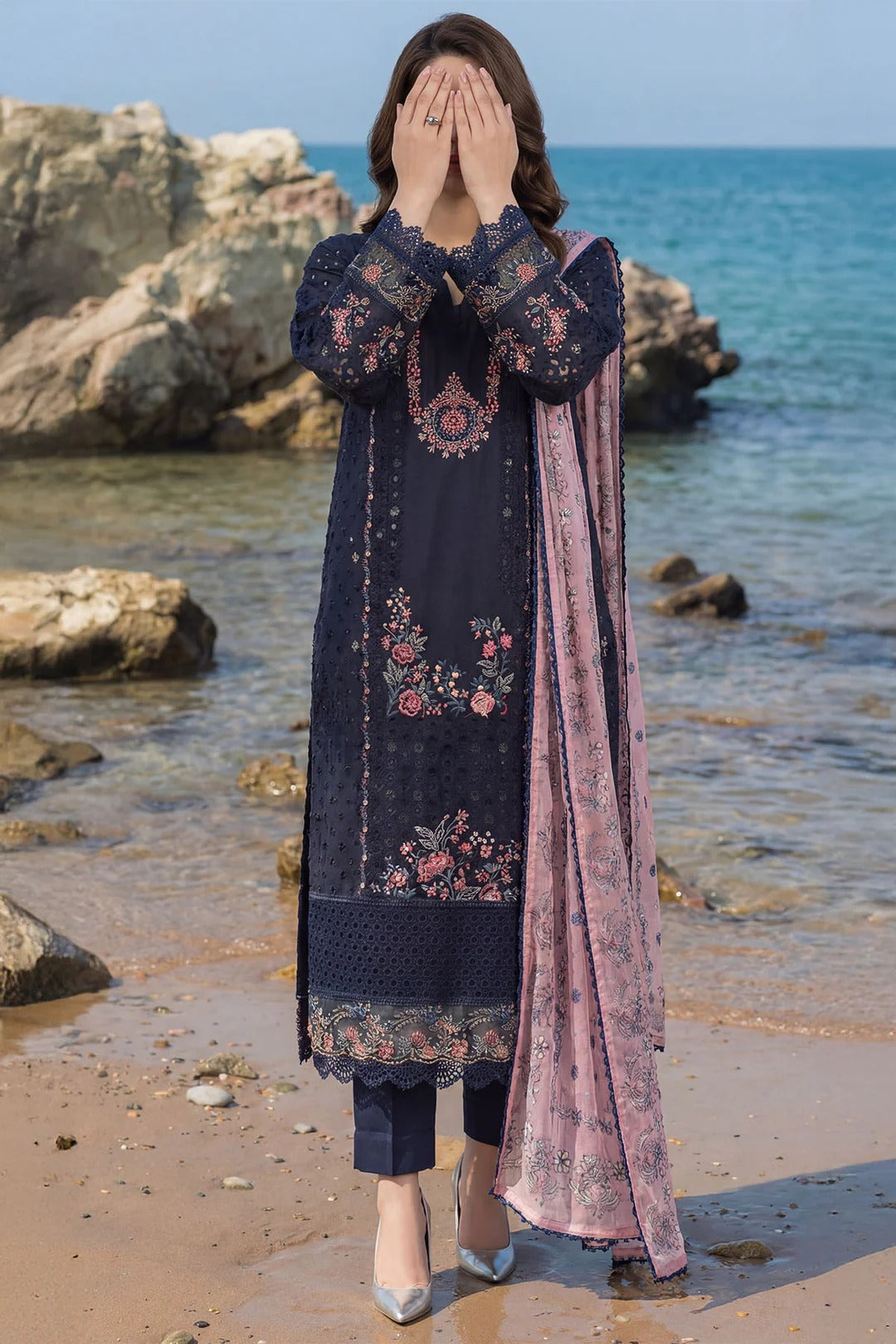 5848 - Motifs EMBROIDERED LAWN UNSTITCHED