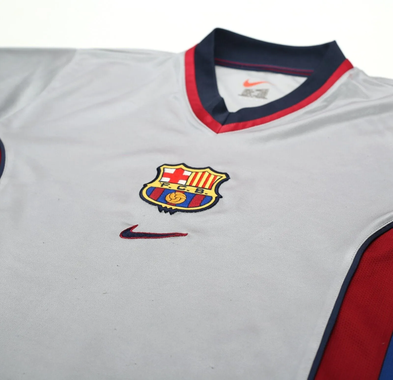 1998/01 BARCELONA Vintage Nike Away Football Shirt (S)