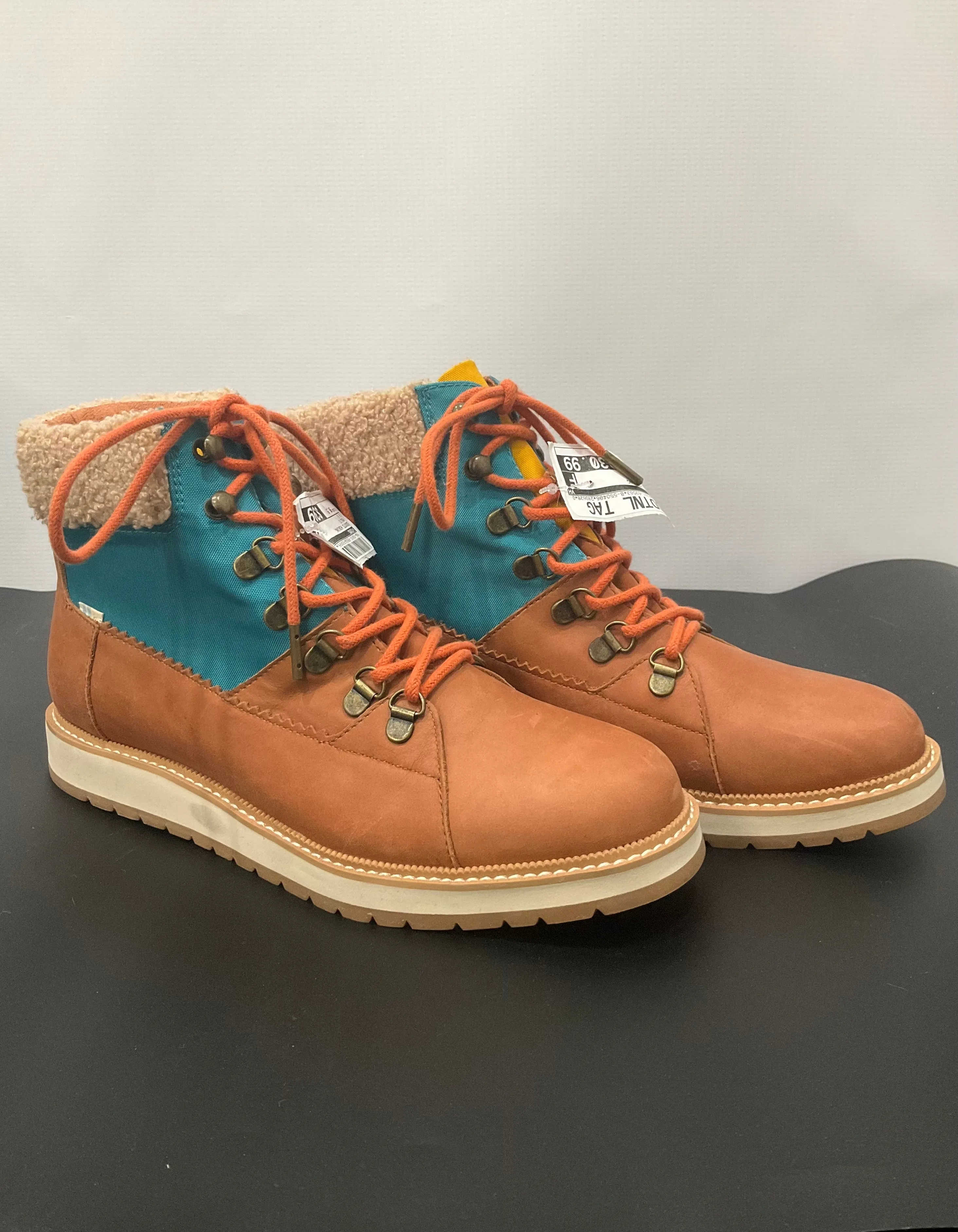 Boots Hiking By Toms In Multi-colored, Size: 9.5