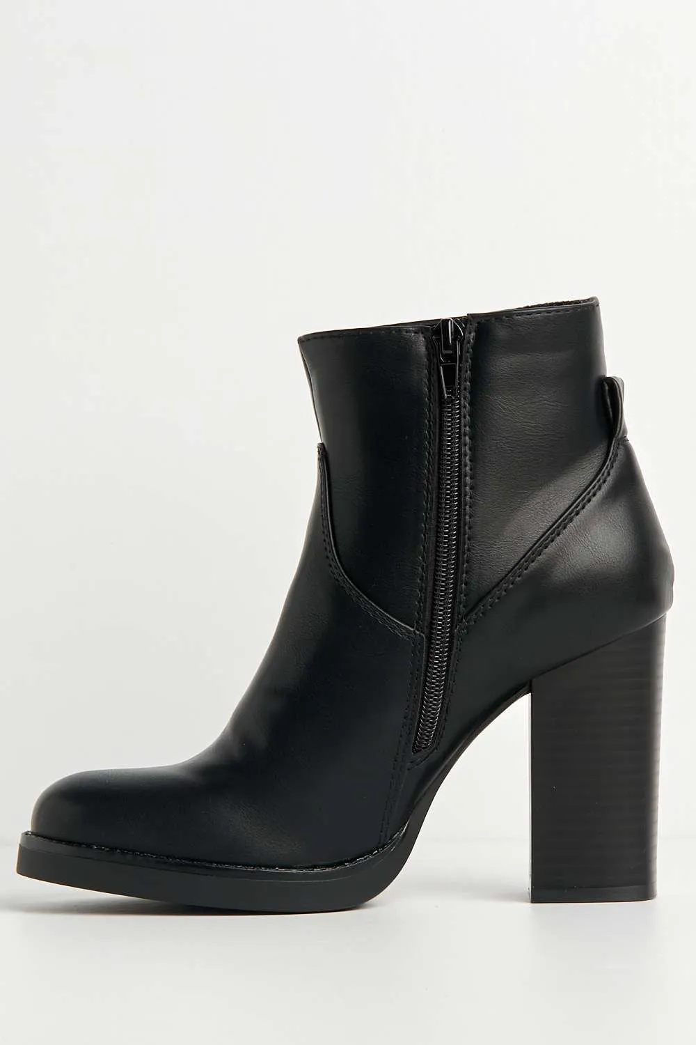 Canna Side Zip Block Heel Ankle Boots in Black Matt