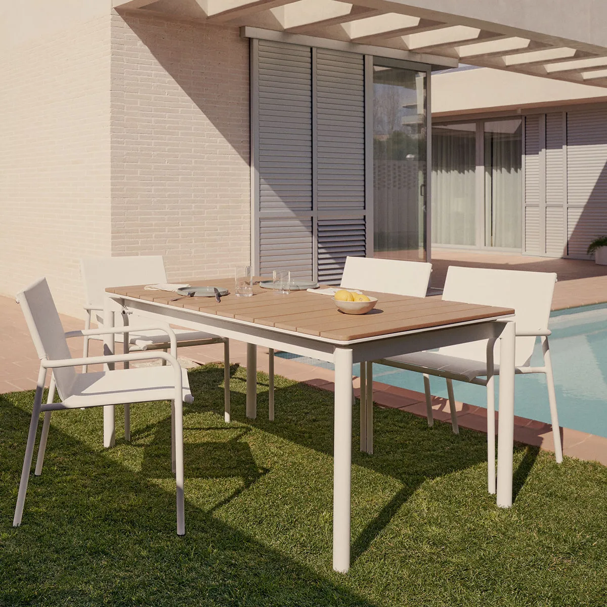 Canyelles Alfresco Extendable Dining Table