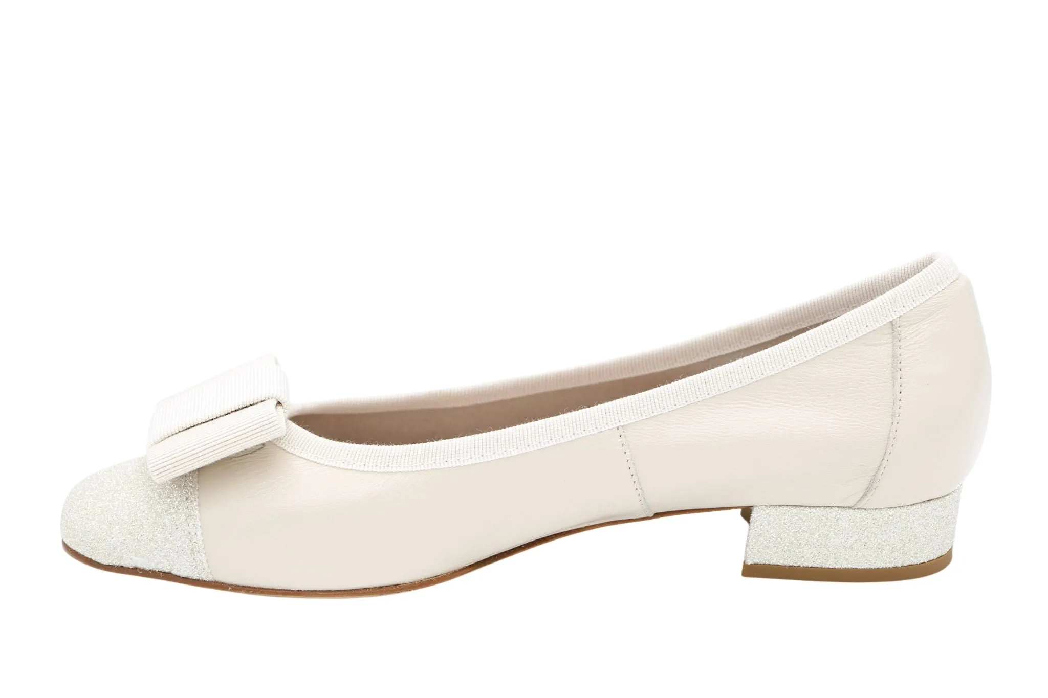 FABUCCI Cream Leather Ballet Flat with Bow