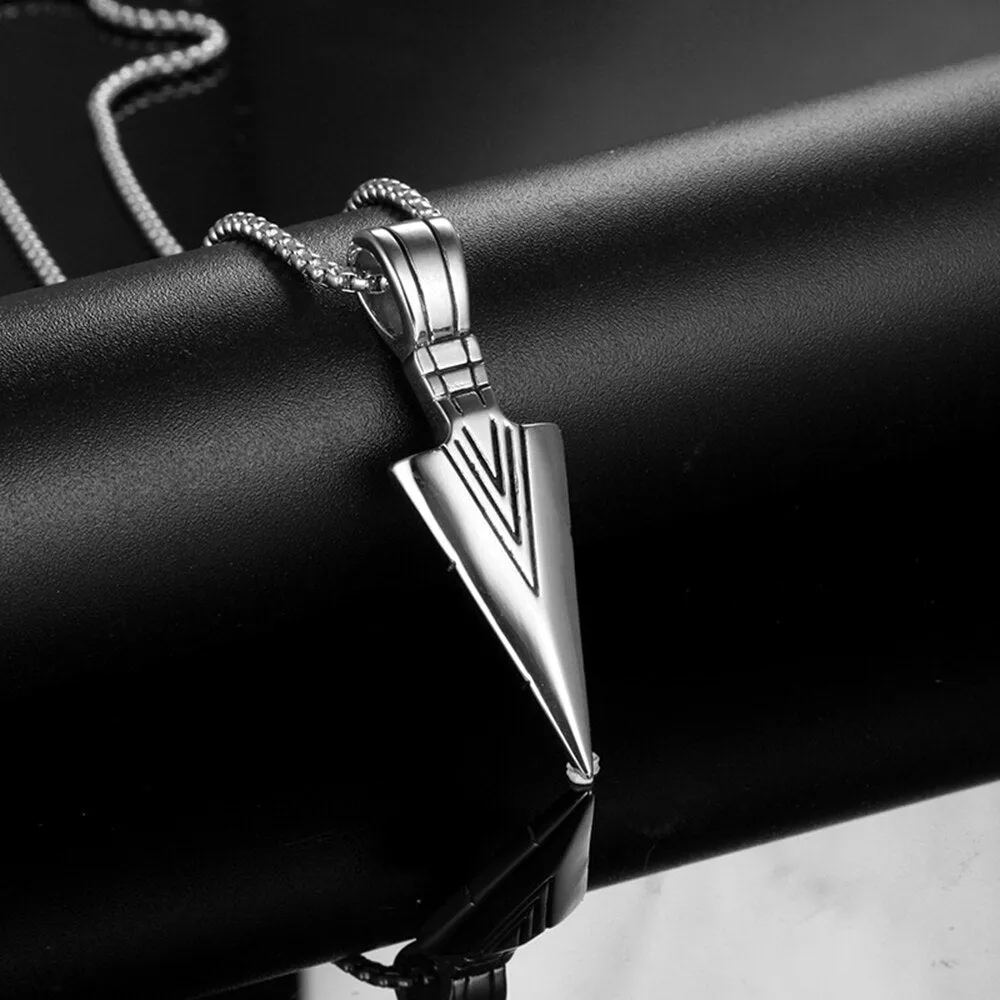 Fashion Arrow Necklace for Men - Black Metal Punk POP Cross Pendant Necklace - A Trendy Simple Fashion Accessory.