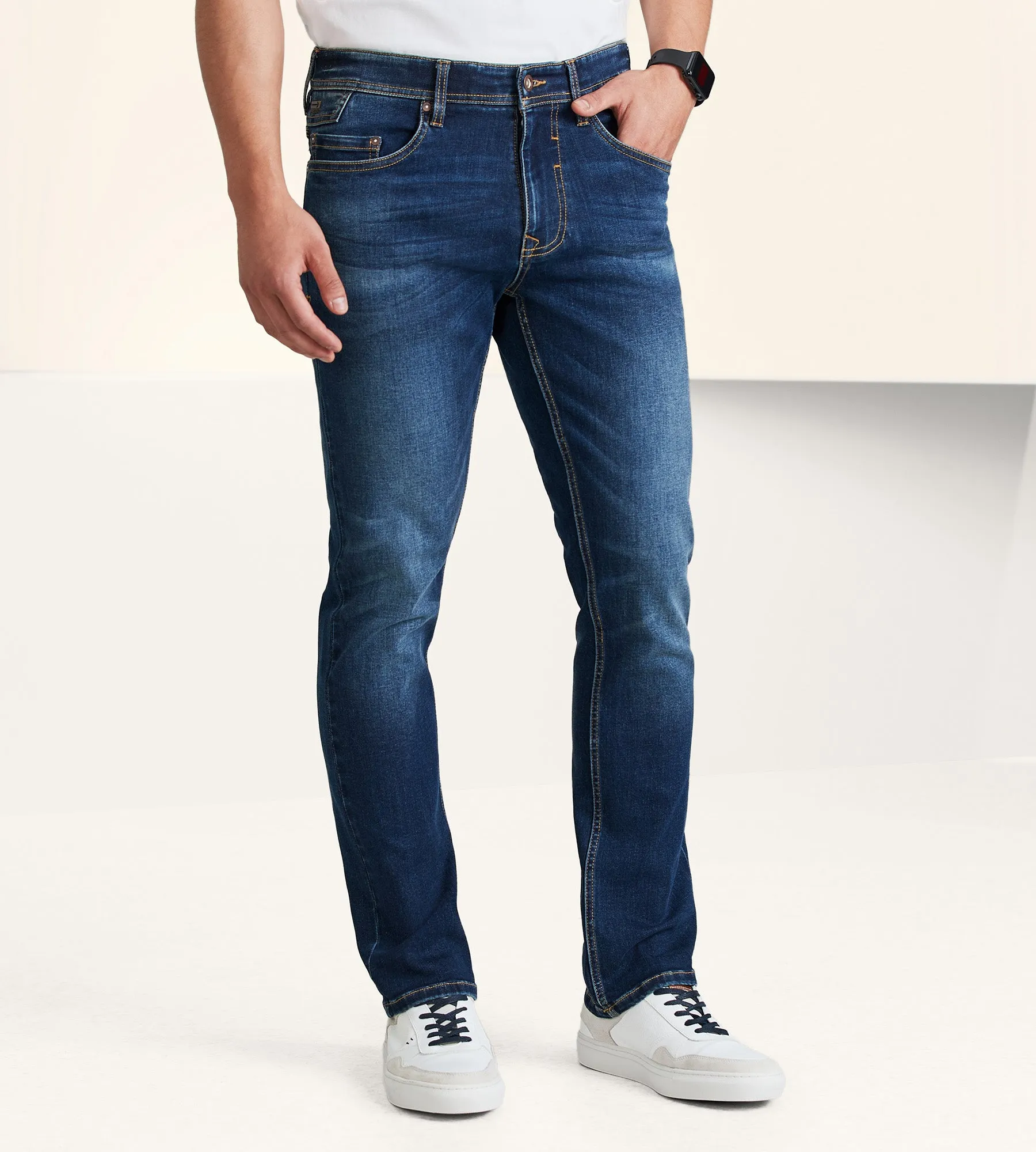 Modern Fit Five-Pocket Stretch Jeans