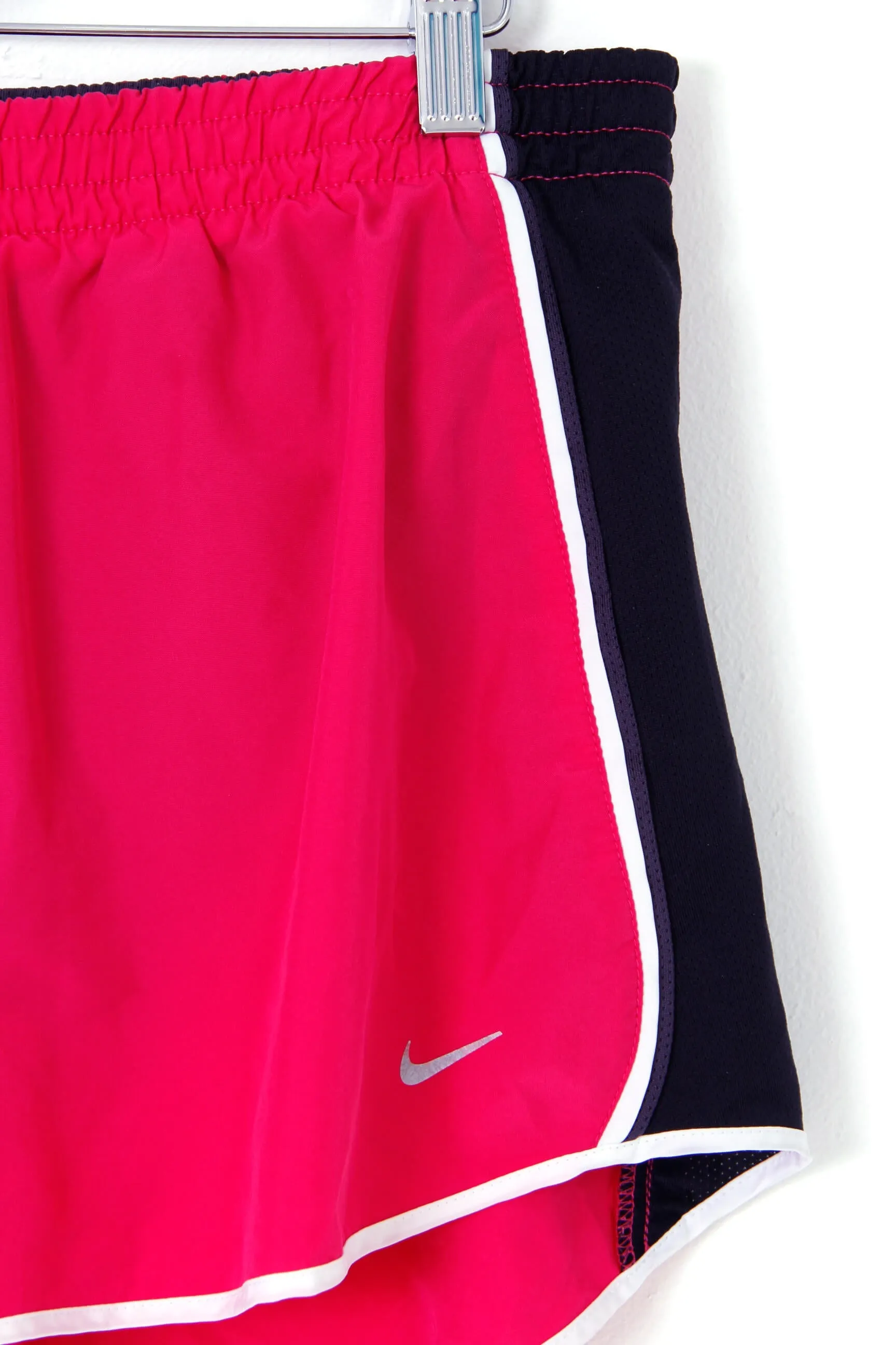 Nike Shorts - L