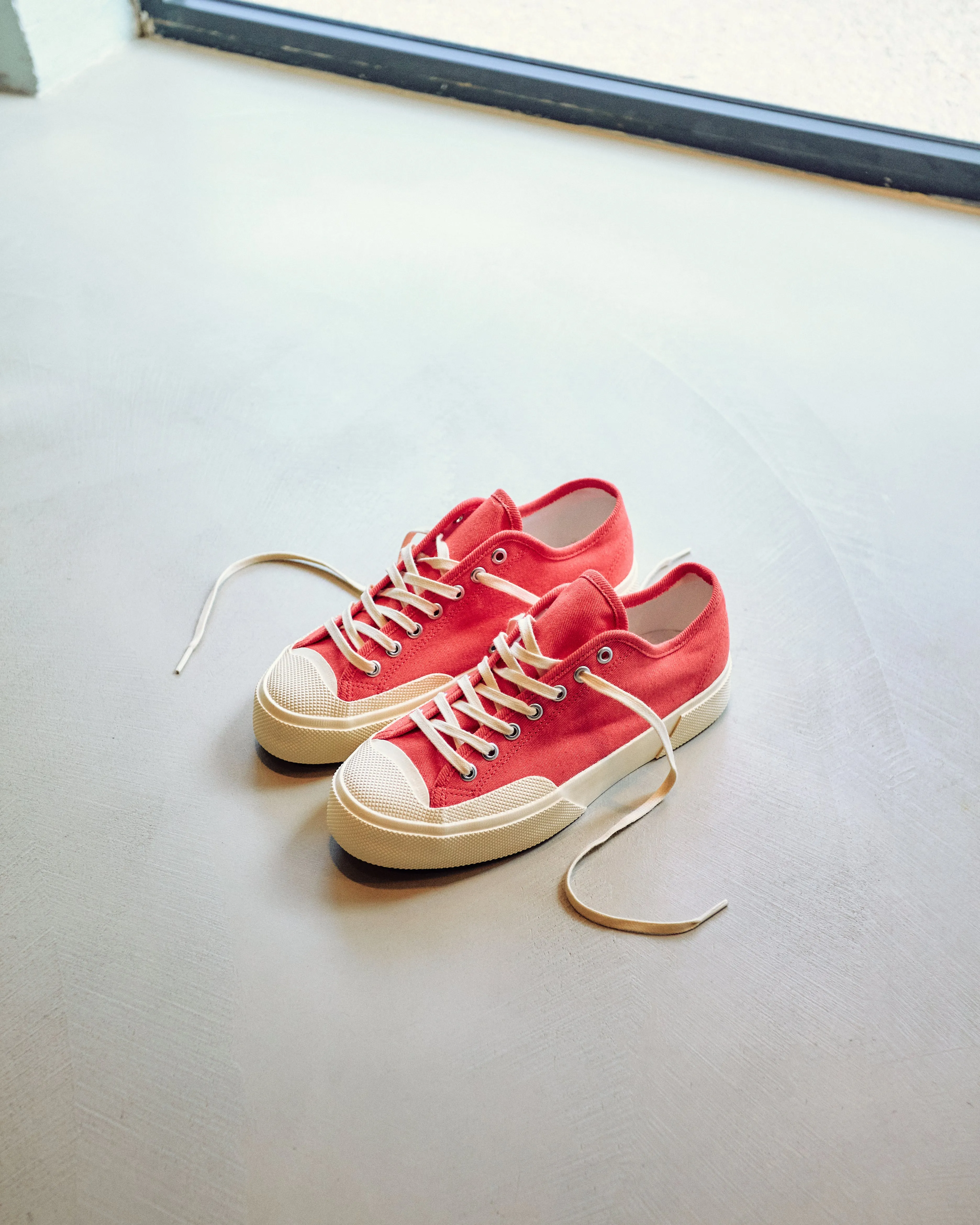 Sneakers Artifact 2432 Works Low Cut Rosse